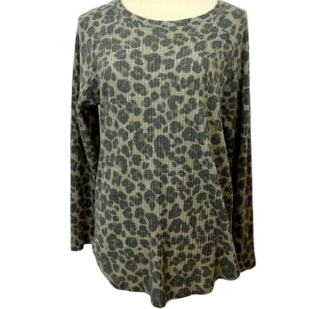 Peace & Pearls Animal Print Shirt Size Med